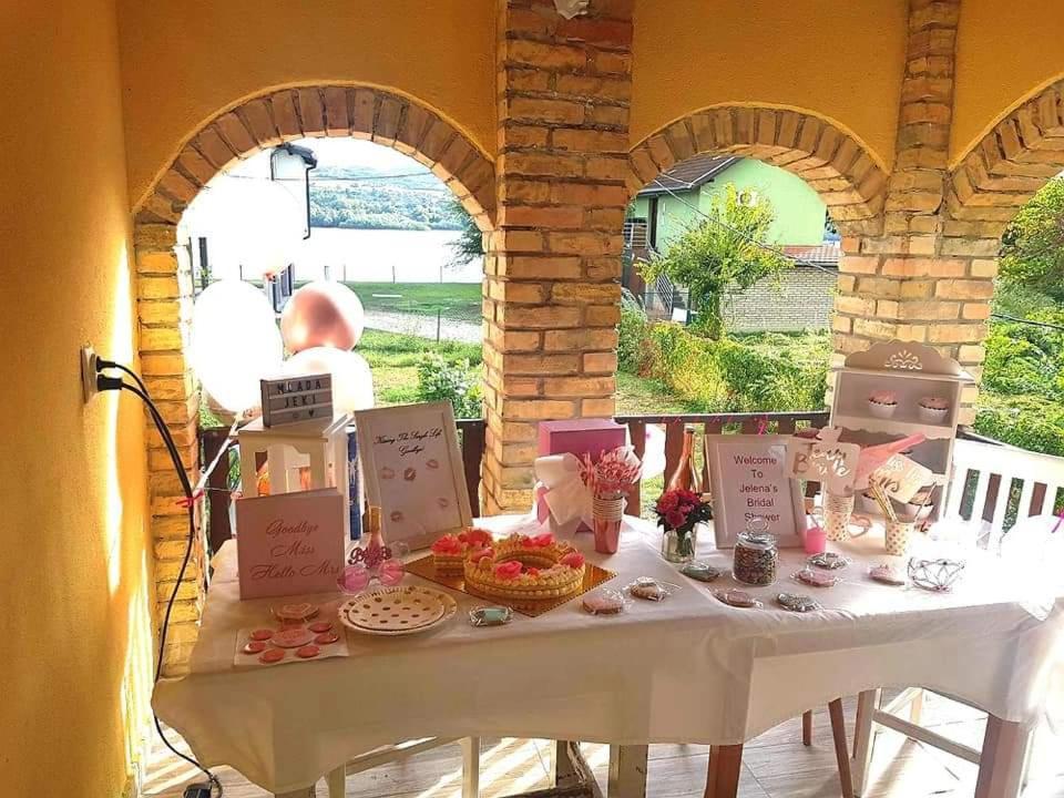Danube Fairy Villa Futog Eksteriør billede